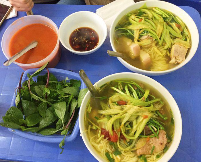 Ghé quán bún chửi Ngô Sĩ Liên thử ăn một bữa no không tiếng... chửi-3