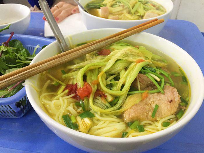 Ghé quán bún chửi Ngô Sĩ Liên thử ăn một bữa no không tiếng... chửi-4