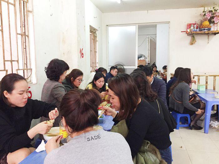 Ghé quán bún chửi Ngô Sĩ Liên thử ăn một bữa no không tiếng... chửi-6