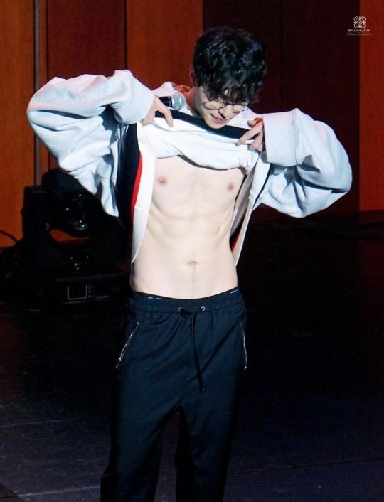 Ngắm nhan sắc và gu thời trang của Lee Dong Wook mới thấy Suzy đang hẹn hò với một... cực phẩm-8