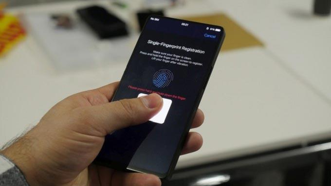 Smartphone có camera tự sướng di động sẽ ra mắt giữa năm nay-1