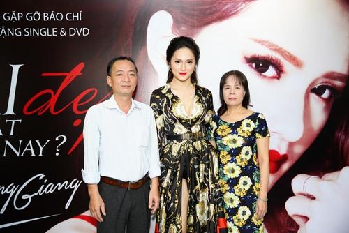 Mẹ Hương Giang Idol đã tự tha thứ cho chính mình sau 7 năm con chuyển giới-7