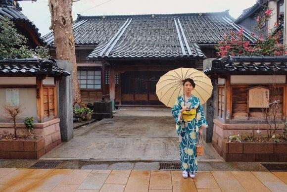 Hot girl - hot boy Việt: Trang Cherry say sưa trong hit Ta còn thuộc về nhau của Hương Tràm-3