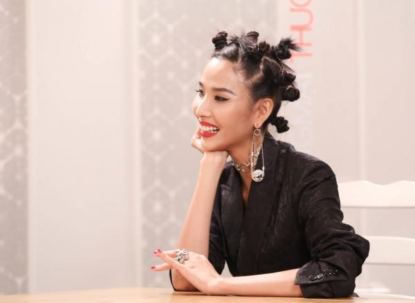 Loạt kiểu tóc ‘hại đời’, Hoàng Thùy, Hương Giang Idol chẳng bao giờ muốn nhìn lại-1