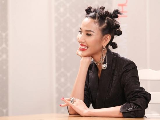 Loạt kiểu tóc ‘hại đời’, Hoàng Thùy, Hương Giang Idol chẳng bao giờ muốn nhìn lại