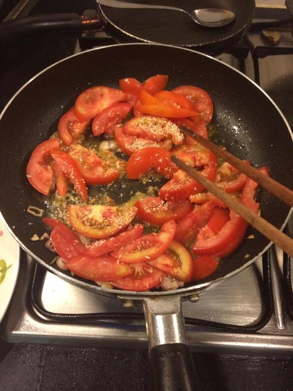 Bị kêu rửa rau như giặt đồ, Tân Hoa hậu Chuyển giới Hương Giang vẫn không ngừng vào bếp-8