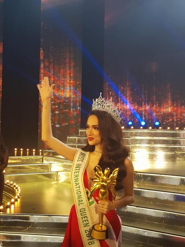 Hoa hậu Hương Giang: Tỉnh dậy, mọi chuyện vẫn như giấc mơ-3