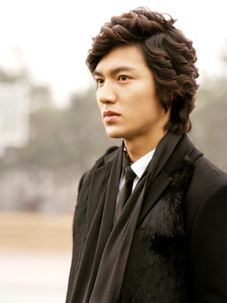 So kè từ nhan sắc đến tài năng của hai tài tử Lee Min Ho và Lee Dong Wook-12