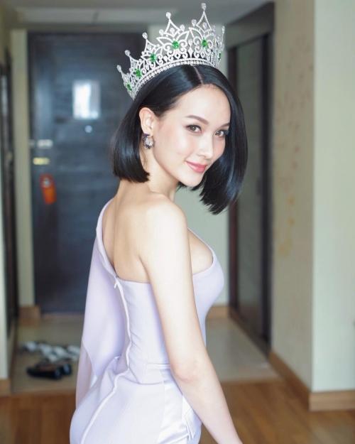 Thần sắc ‘nóng bỏng’ của cựu Hoa hậu chuyển giới vừa trao lại vương miện, Hương Giang nên học hỏi ngay và liền!-1