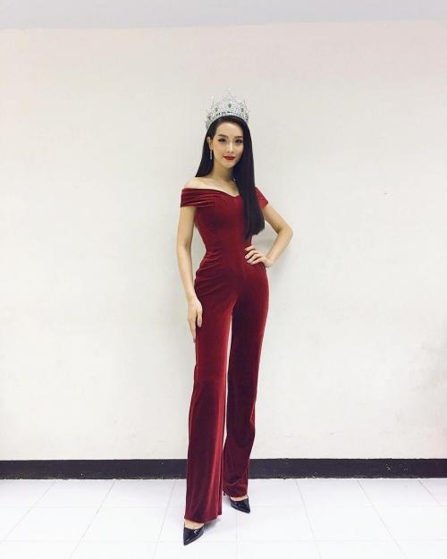 Thần sắc ‘nóng bỏng’ của cựu Hoa hậu chuyển giới vừa trao lại vương miện, Hương Giang nên học hỏi ngay và liền!-11