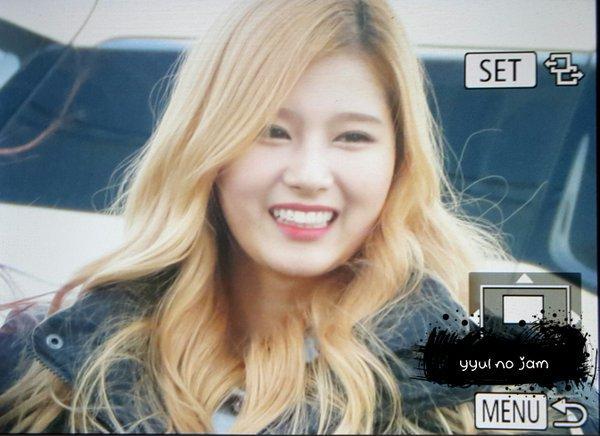 Nhìn hình lung linh quen rồi, hẳn bạn sẽ ngã ngửa trước dàn nọng thủ Kpop này-13