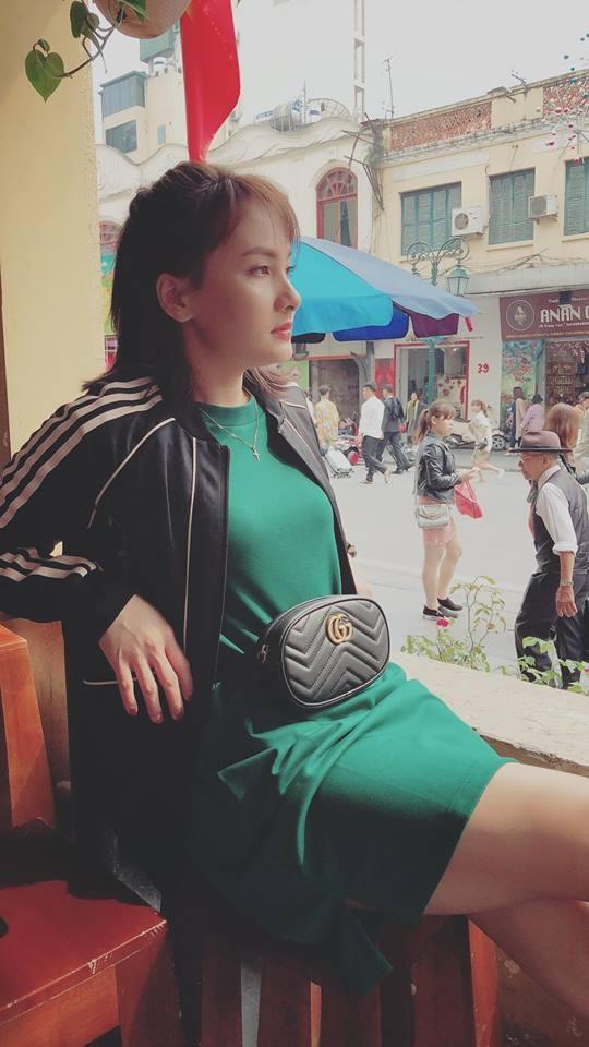 Tin sao Việt: Angela Phương Trinh sexy quấn khăn tắm selfie-2