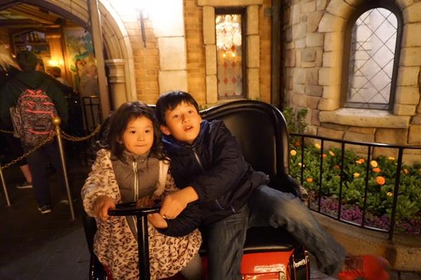 Những nụ cười ấm áp của con trai Jennifer Phạm bên bố dượng-4