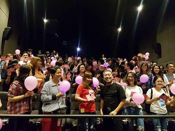 Fan bao rạp xem Tháng năm rực rỡ để nghe Mỹ Tâm hát 4 phút cuối phim-7