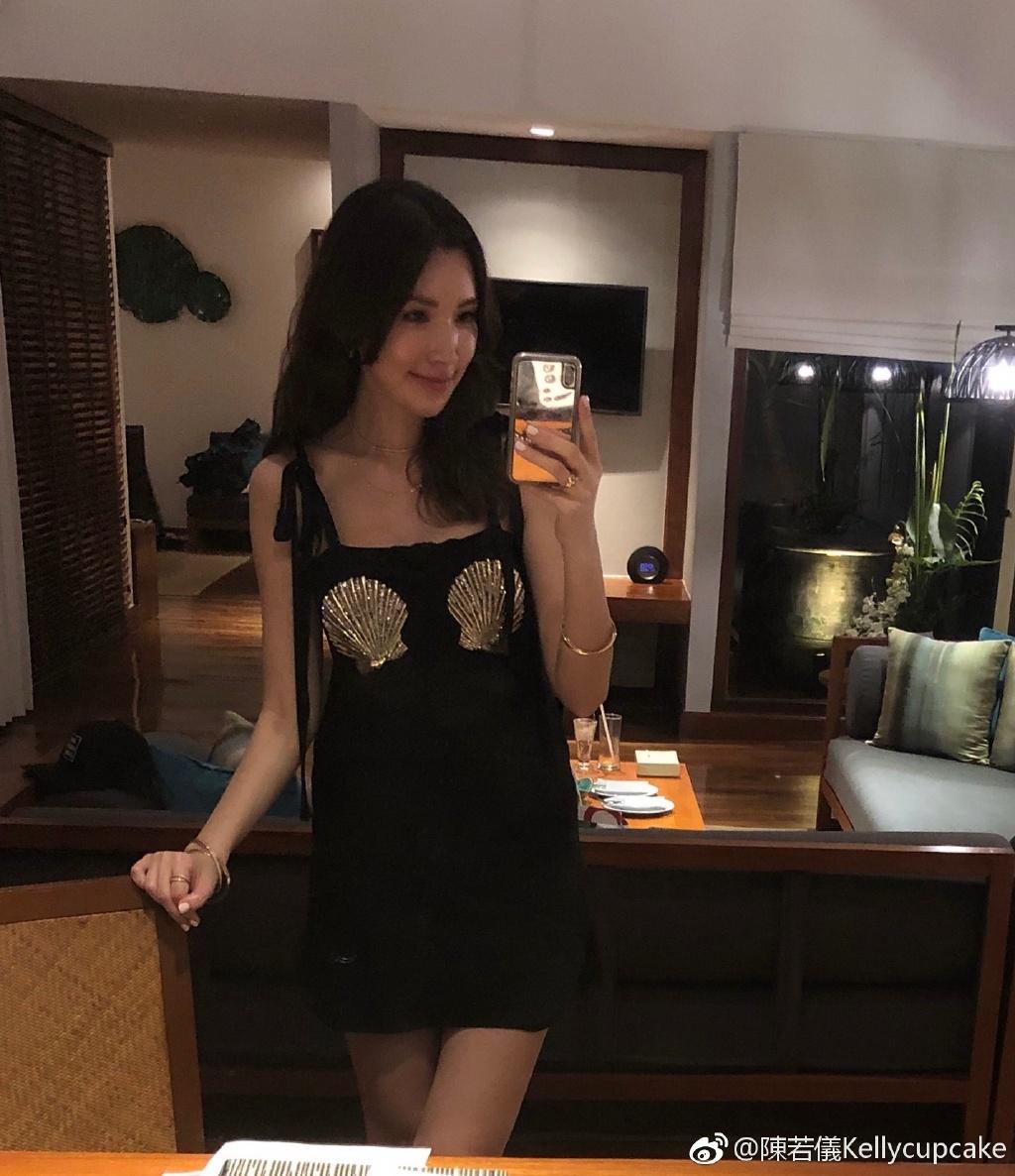 Là mẹ 3 nhóc tì, vóc dáng bà xã Lâm Chí Dĩnh vẫn mảnh mai, thon thả như gái thanh xuân-7