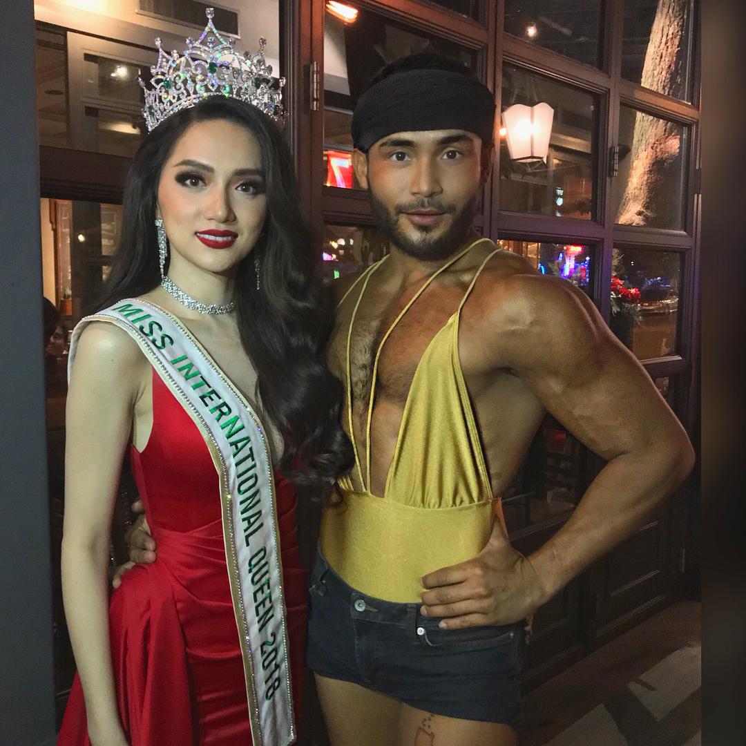 KHOẢNH KHẮC HIẾM: Hoa hậu Hương Giang Idol đọ sắc với thánh nam catwalk Philippines-2