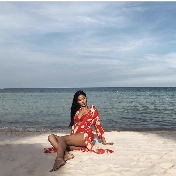 Tăng 2 kg sau Tết, Hoàng Thùy tự tin diện 2 mảnh nhờ body nảy nở bắt mắt-6