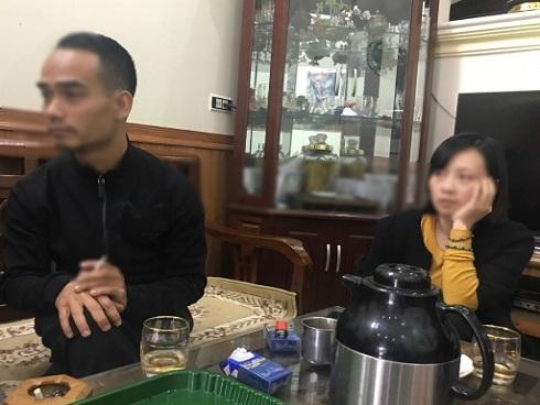 Tài xế thót tim khi thấy em bé bò qua đường ở Quảng Ninh-2