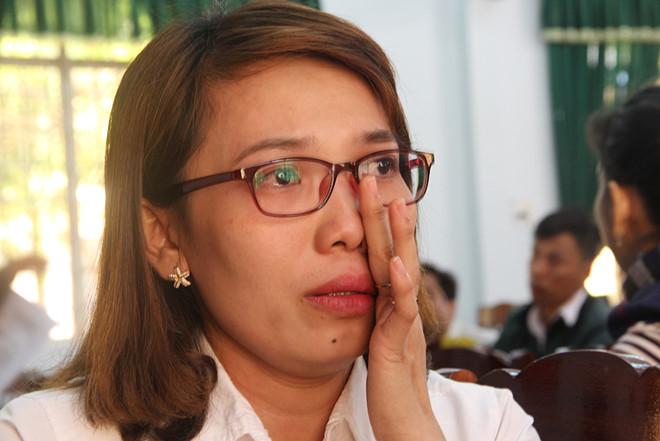 Hàng trăm giáo viên bị chấm dứt hợp đồng: Chạy tiền để được đi dạy?-1