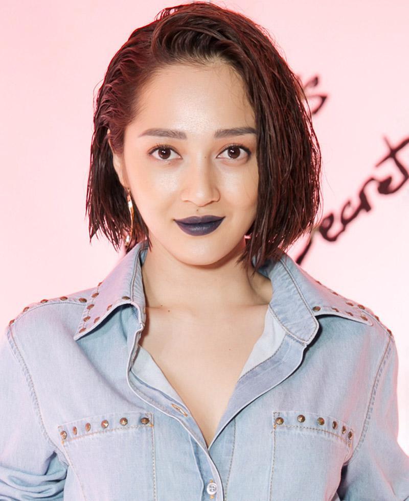 Make up như tượng sáp, Kỳ Duyên - Hà Lade cùng lọt top sao trang điểm xấu tuần qua-3