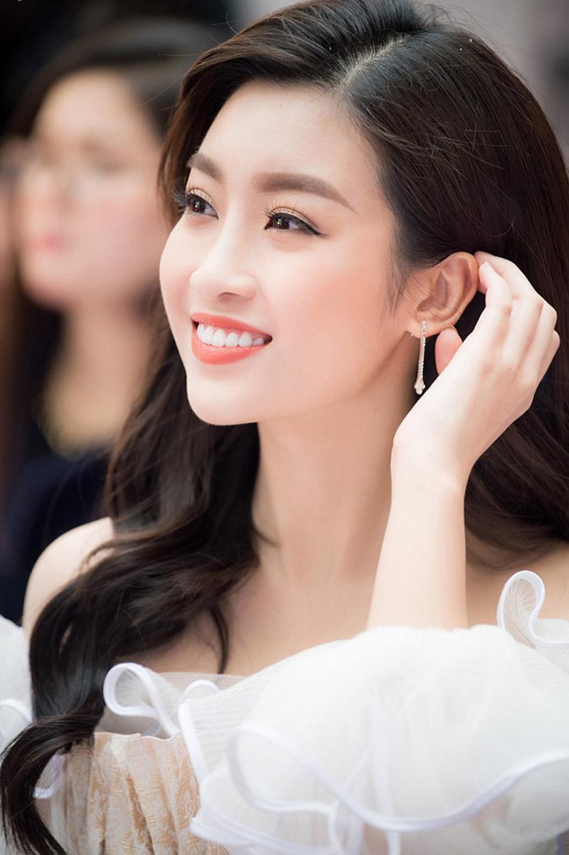 Make up như tượng sáp, Kỳ Duyên - Hà Lade cùng lọt top sao trang điểm xấu tuần qua-7