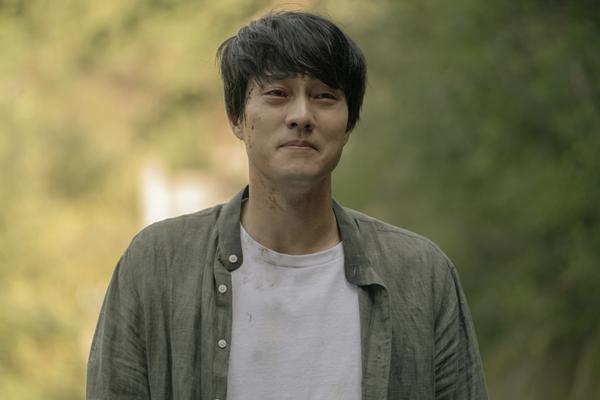 So Ji Sub: Sau 17 năm, trái tim tôi vẫn rung động trước Son Ye Jin-6