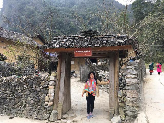 Ngôi nhà của Pao yên bình trên cao nguyên đá-2