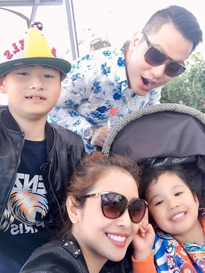 Những nụ cười ấm áp của con trai Jennifer Phạm bên bố dượng-8