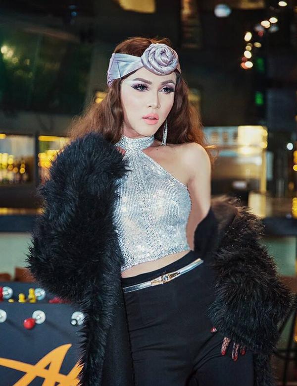 Chưa có ý định chuyển giới: 9X Tiền Giang ngày là nam, đêm là nữ-4