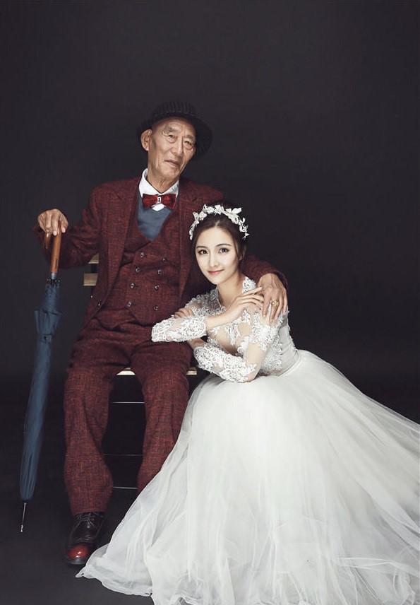 Cô gái xinh đẹp chụp ảnh cưới cùng ông lão 87 tuổi gây xôn xao-7