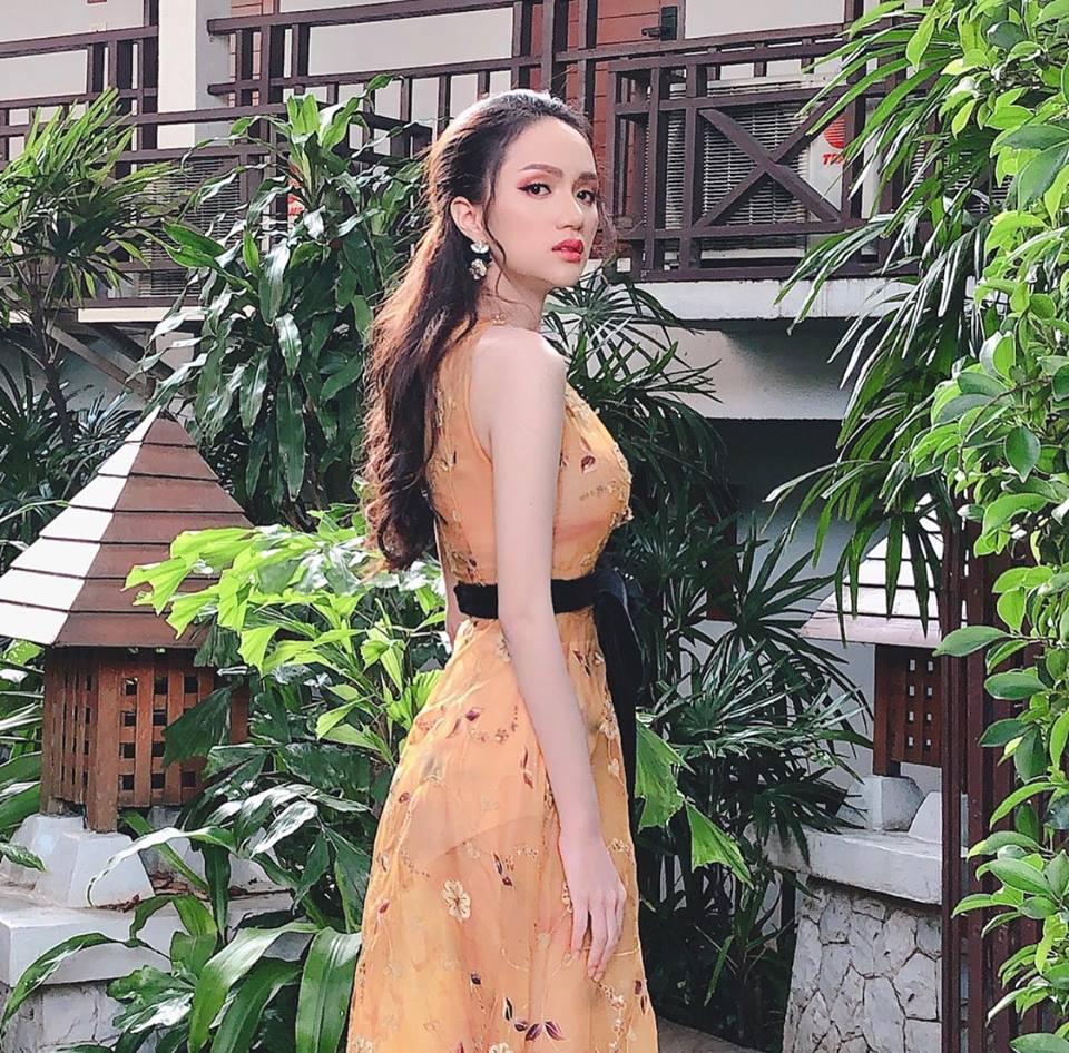 Trùng tên nhau và cùng mặc chung váy, Hương Giang Idol thần thái xuất sắc hơn hẳn Lưu Hương Giang-3