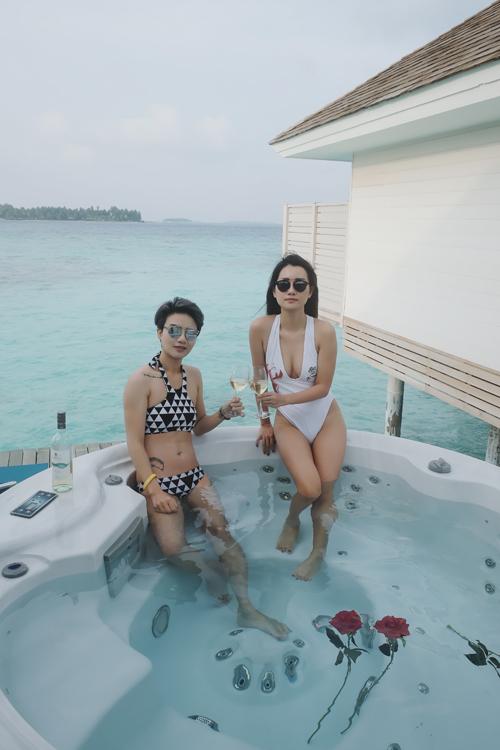 Kỳ nghỉ ở Maldives nắng ấm của đôi bạn thân Quỳnh Chi và Thuỳ Dung-6