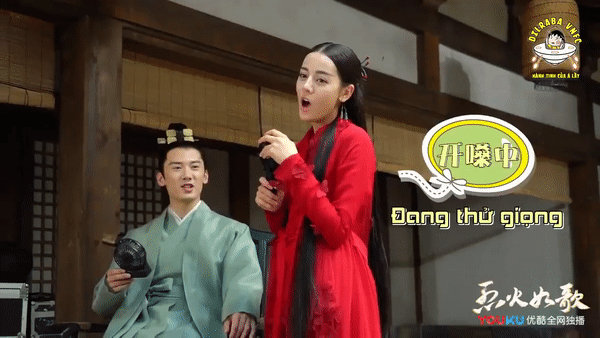 1001 biểu cảm siêu đáng yêu của Địch Lệ Nhiệt Ba trong hậu trường Liệt hỏa như ca-2