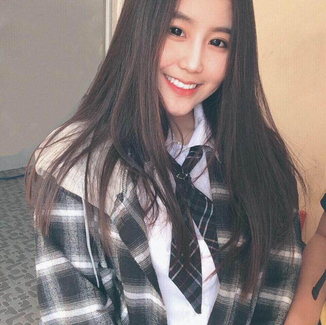 Danh tính không phải dạng vừa của cô nàng được báo chí Hàn khen ngợi những ngày qua-6