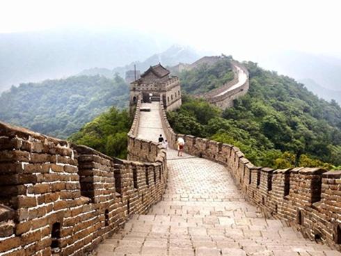 Vạn Lý Trường Thành đẹp như tiểu thuyết khi hoa nở tuyết rơi