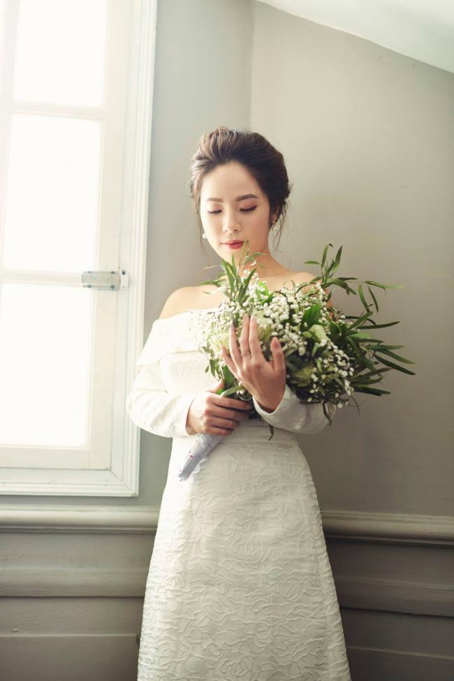 MC Chúng tôi là chiến sĩ tung ảnh cưới đẹp long lanh với vợ xinh đẹp-8