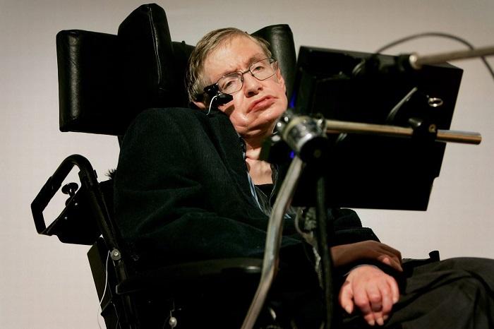 Stephen Hawking trả lời báo Bulletin of the Atomic Scientists tháng 1/2007. (Ảnh: Getty)