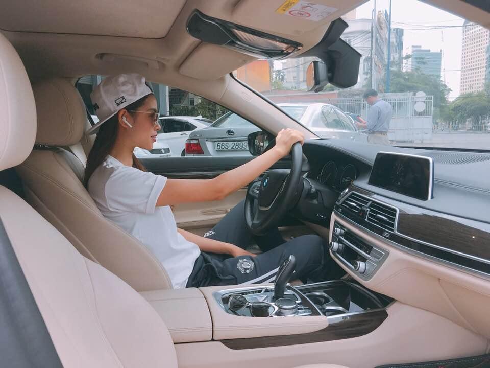 Tin sao Việt: Huyền My bật mí bí quyết sở hữu cằm Vline-8