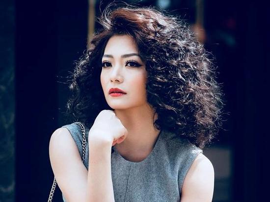 Kiều Anh: ‘Từng có diễn viên kiêm má mì rủ tôi đi khách’