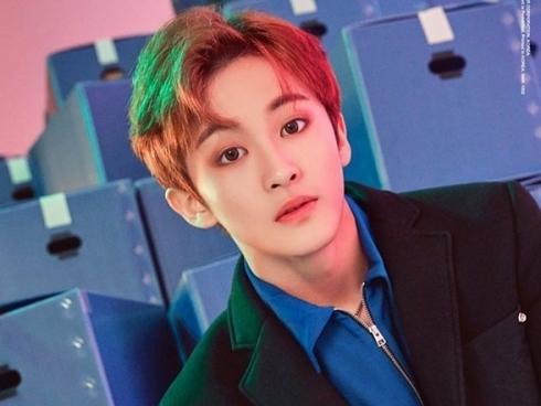 Mẹ Mark (NCT) hối hận vì đã để con trai vào tay ‘ông trùm’ SM… quá sớm