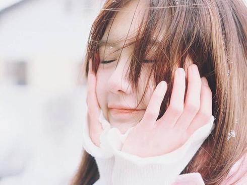 Hơn cả nhan sắc, vòng eo con kiến mới là thứ khiến dân tình trầm trồ về hot girl Thái Lan