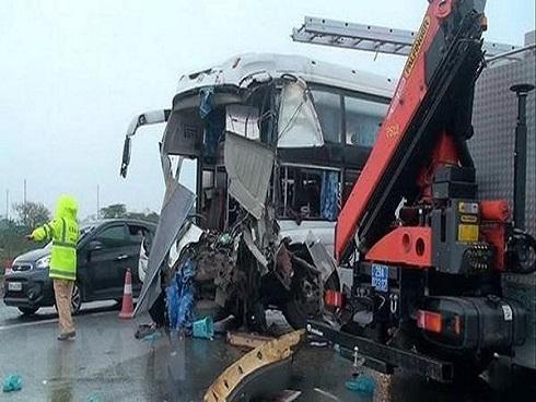 Tài xế xe khách đâm xe cứu hỏa: 'Nếu tôi đánh lái, chắc sẽ nhiều người thương vong hơn'