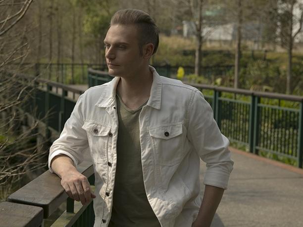 Thánh đơ Cao Ngân vẫn chưa hết đơ khi đóng MV xuân của Kyo York-9