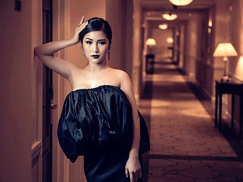 Hương Tràm cám ơn Mỹ Tâm vì đã nhận giải Cống Hiến giúp 'đàn em'