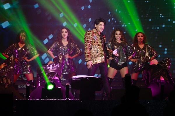 5 lần 7 lượt, Noo Phước Thịnh đã ‘đốt cháy’ sân khấu quốc tế thế này-1