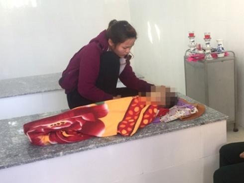 Bé trai 2 tuổi tử vong do sặc cháo tại cơ sở giữ trẻ không phép