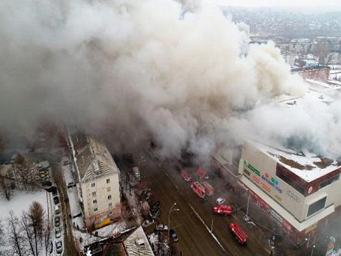 Cháy lớn tại xưởng chưng cất dầu bên đại lộ Thăng Long-5