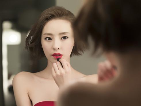 Tướng đàn bà lăng nhăng, khó kiểm soát cảm xúc yêu đương khiến đàn ông một đời đau khổ