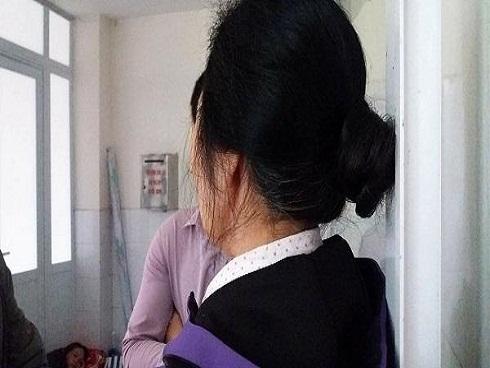 Người mẹ có con trai tạt axit vợ cũ: 'Tôi rụng rời, đánh rơi bát cơm khi hay tin'