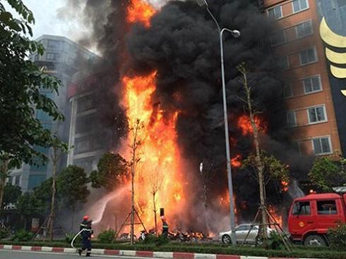 23 năm tù cho các bị cáo vụ cháy quán karaoke 13 người chết